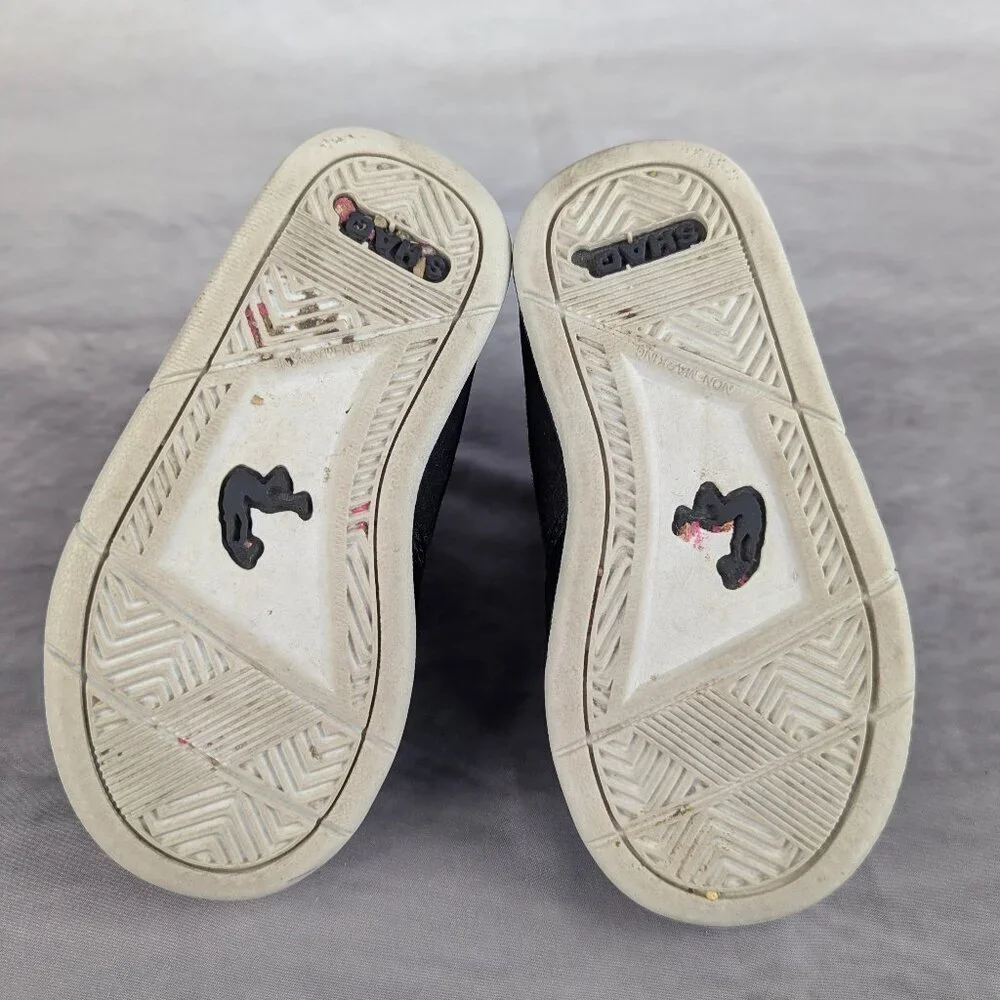 Shaq size 7 infant high-tops black in excellent condition